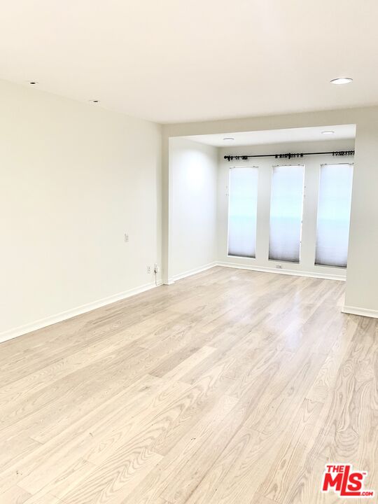 115 N Maple Dr