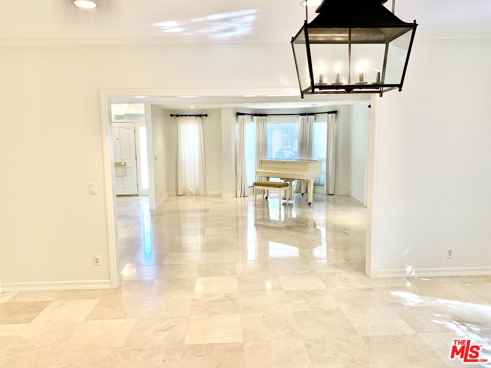 115 N Maple Dr