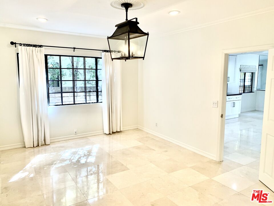 115 N Maple Dr