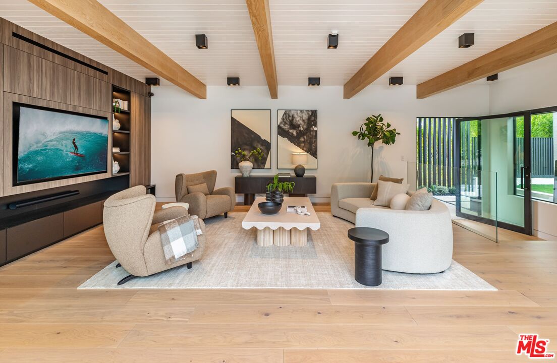 9455 Eden Dr