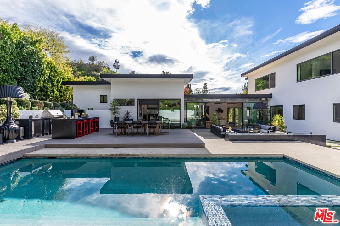 9455 Eden Dr