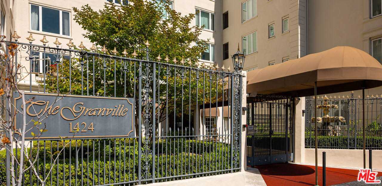 1424 N Crescent Heights Blvd Unit: 61