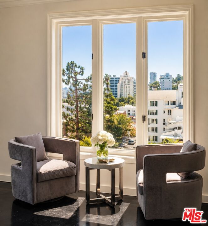 1424 N Crescent Heights Blvd Unit: 61
