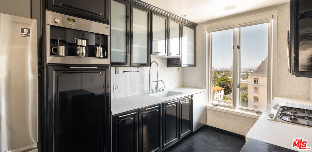 1424 N Crescent Heights Blvd Unit: 61