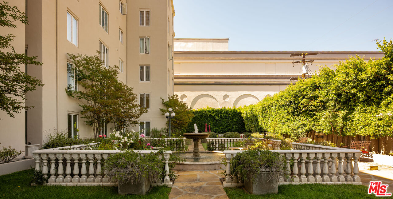1424 N Crescent Heights Blvd Unit: 61