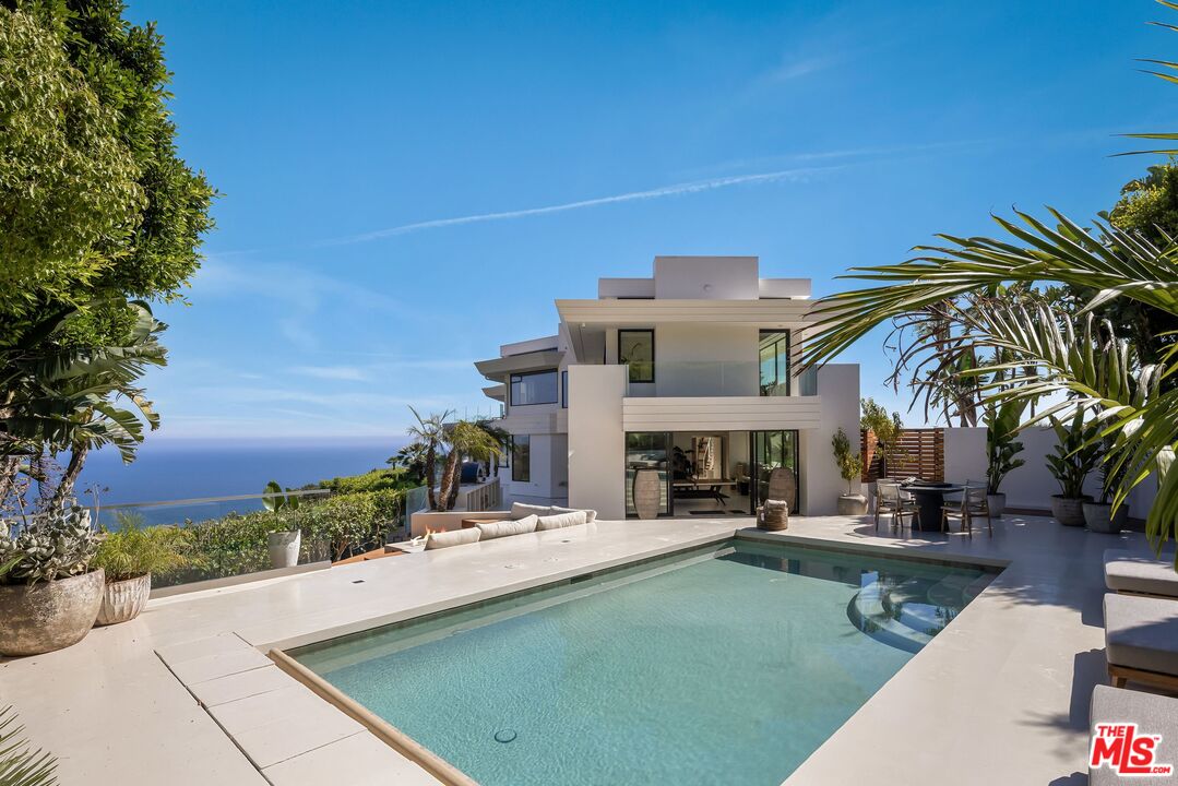 4310 Encinal Canyon Rd
