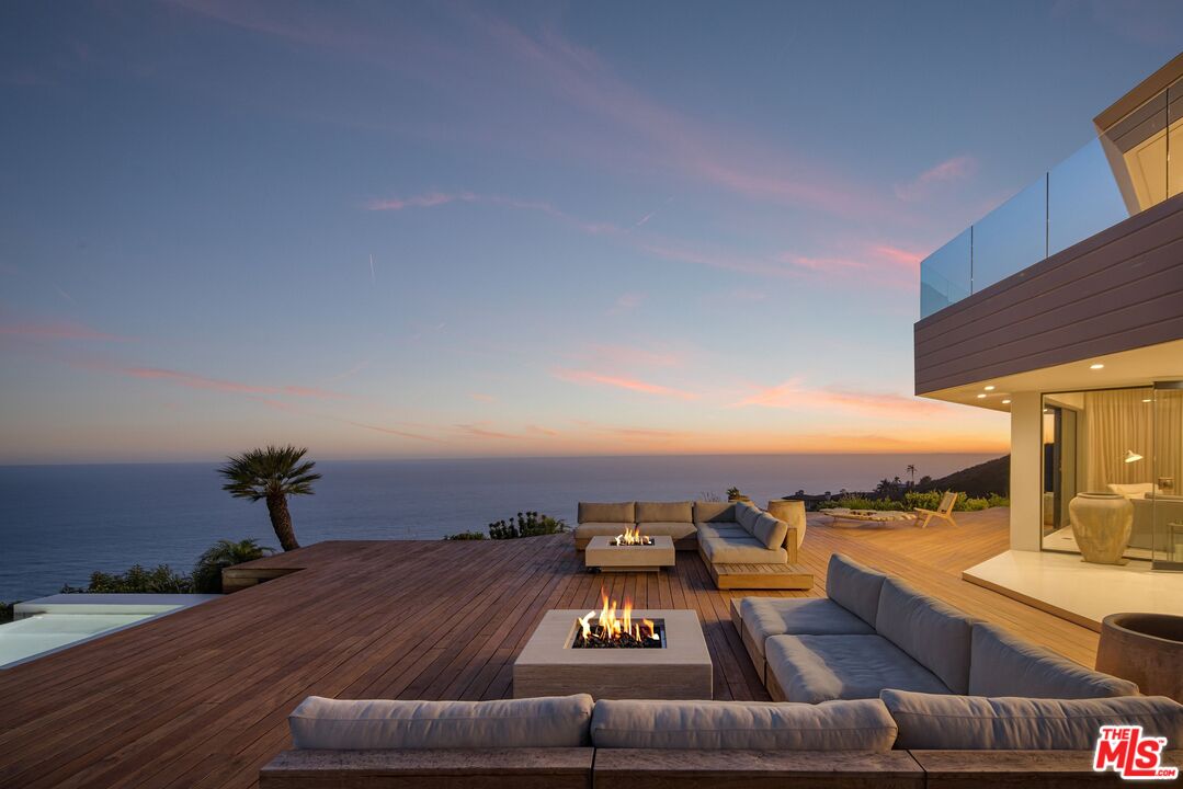 4310 Encinal Canyon Rd