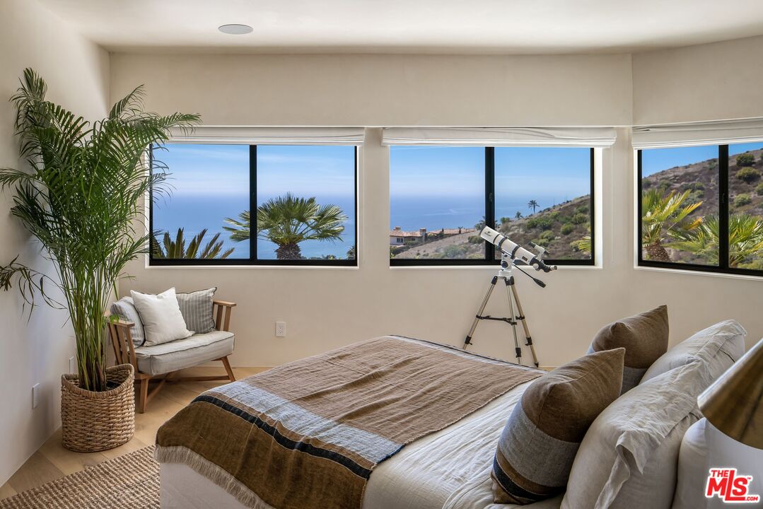 4310 Encinal Canyon Rd