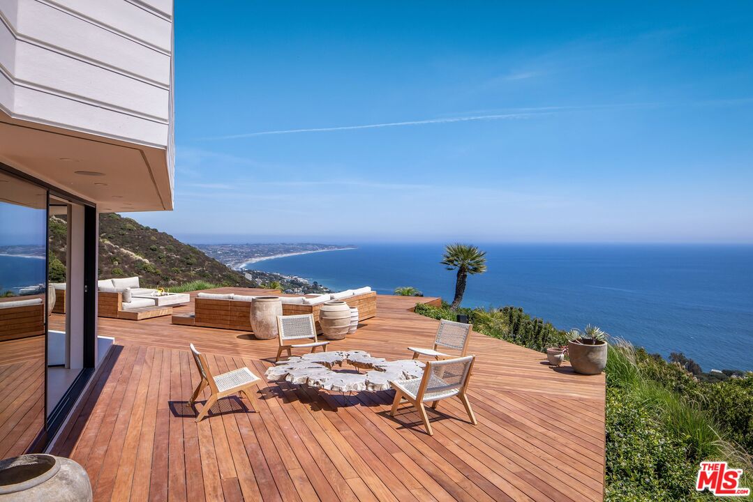 4310 Encinal Canyon Rd