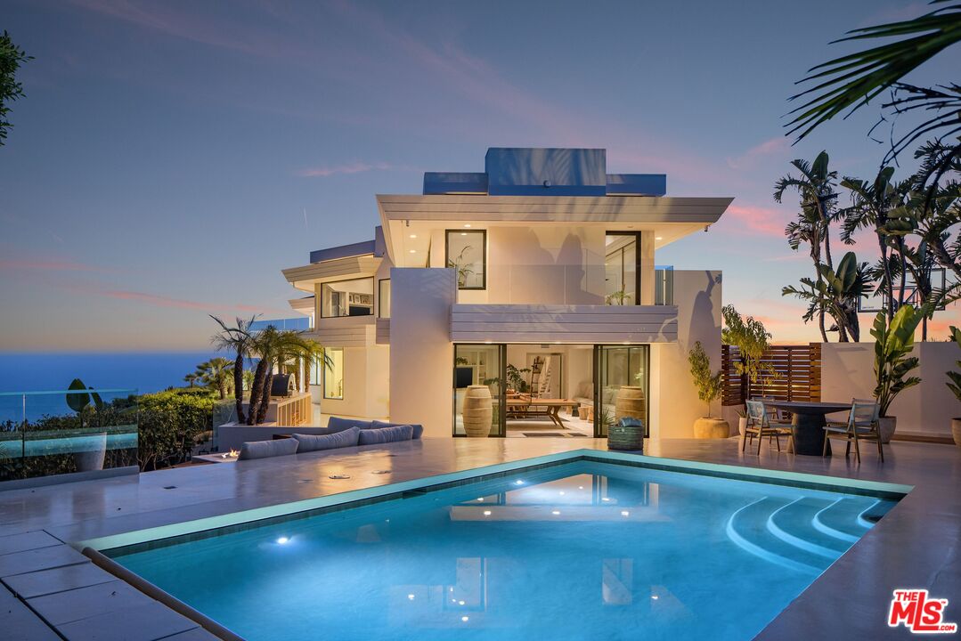 4310 Encinal Canyon Rd