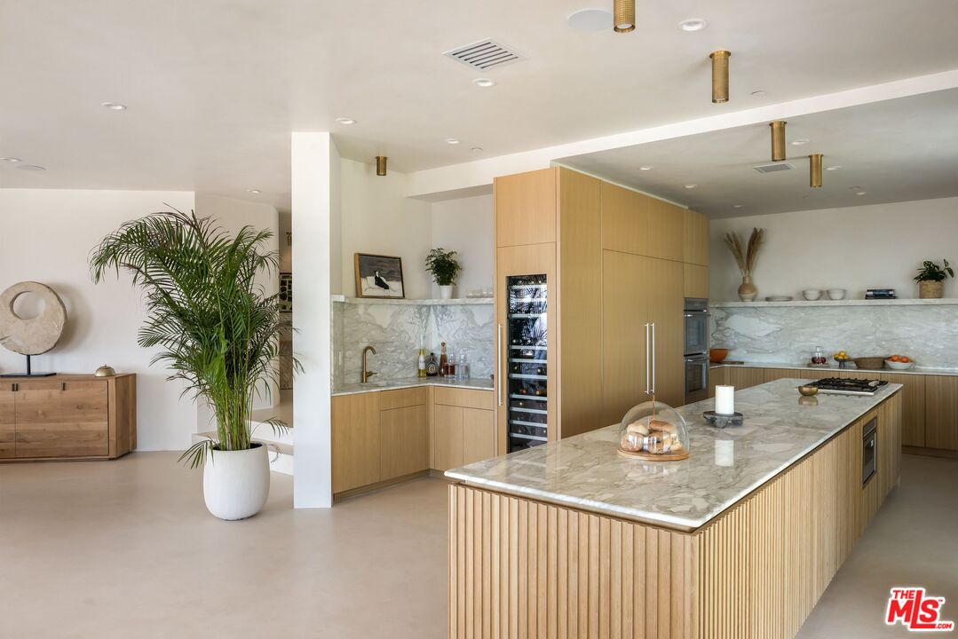 4310 Encinal Canyon Rd