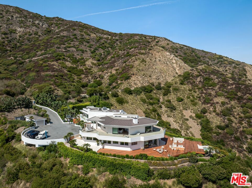 4310 Encinal Canyon Rd