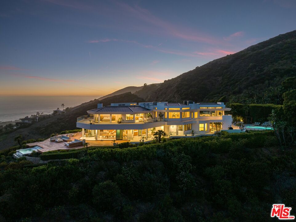 4310 Encinal Canyon Rd