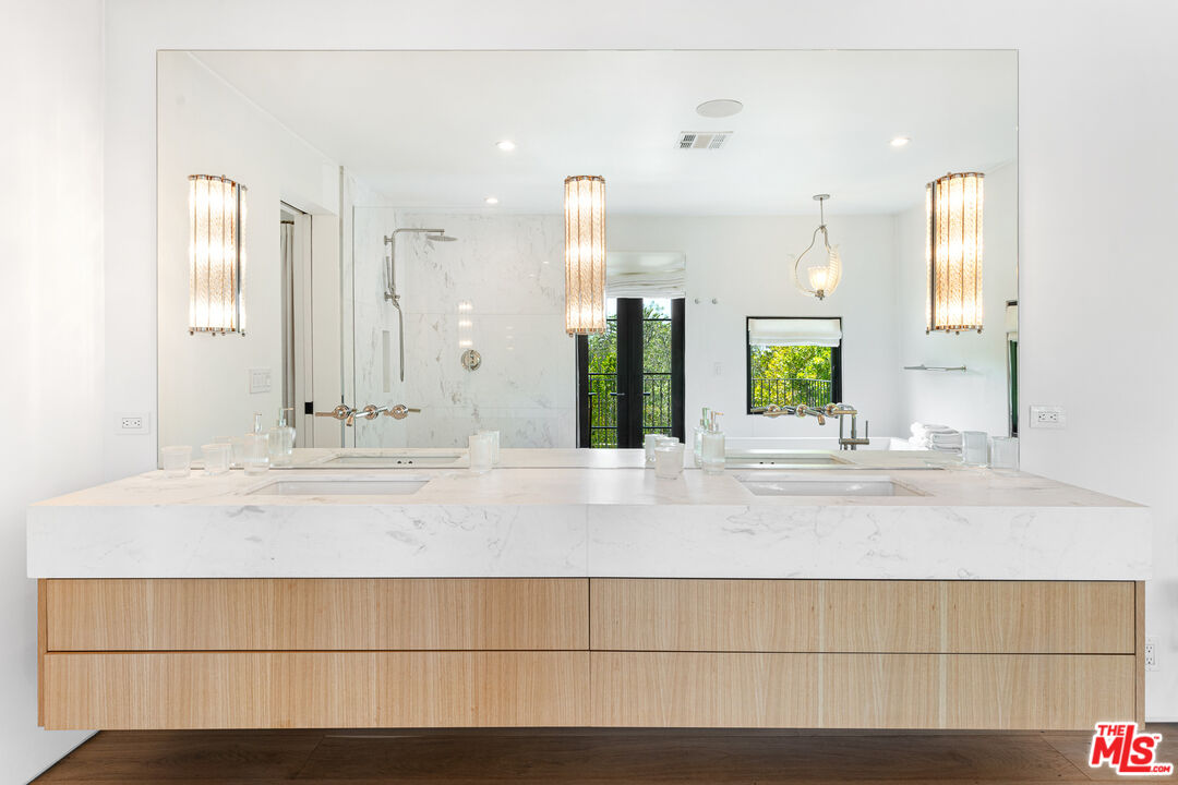1001 Hanover Dr