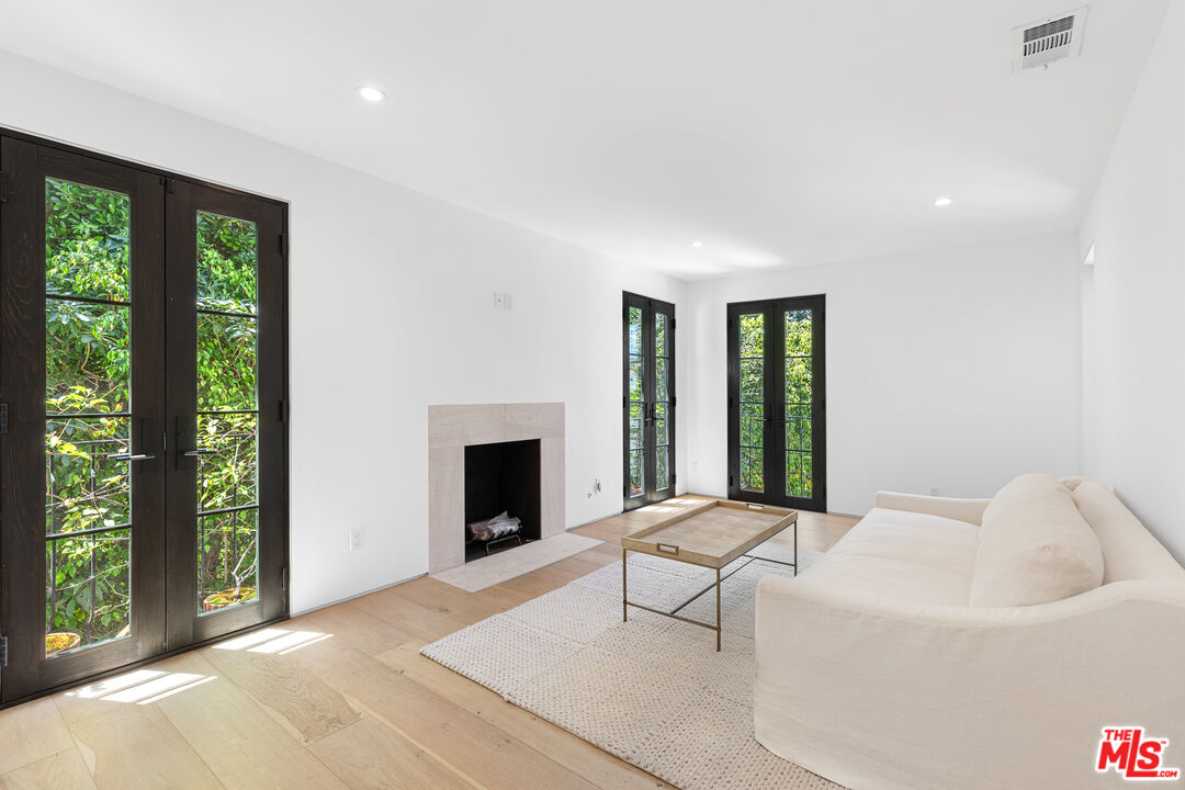 1001 Hanover Dr