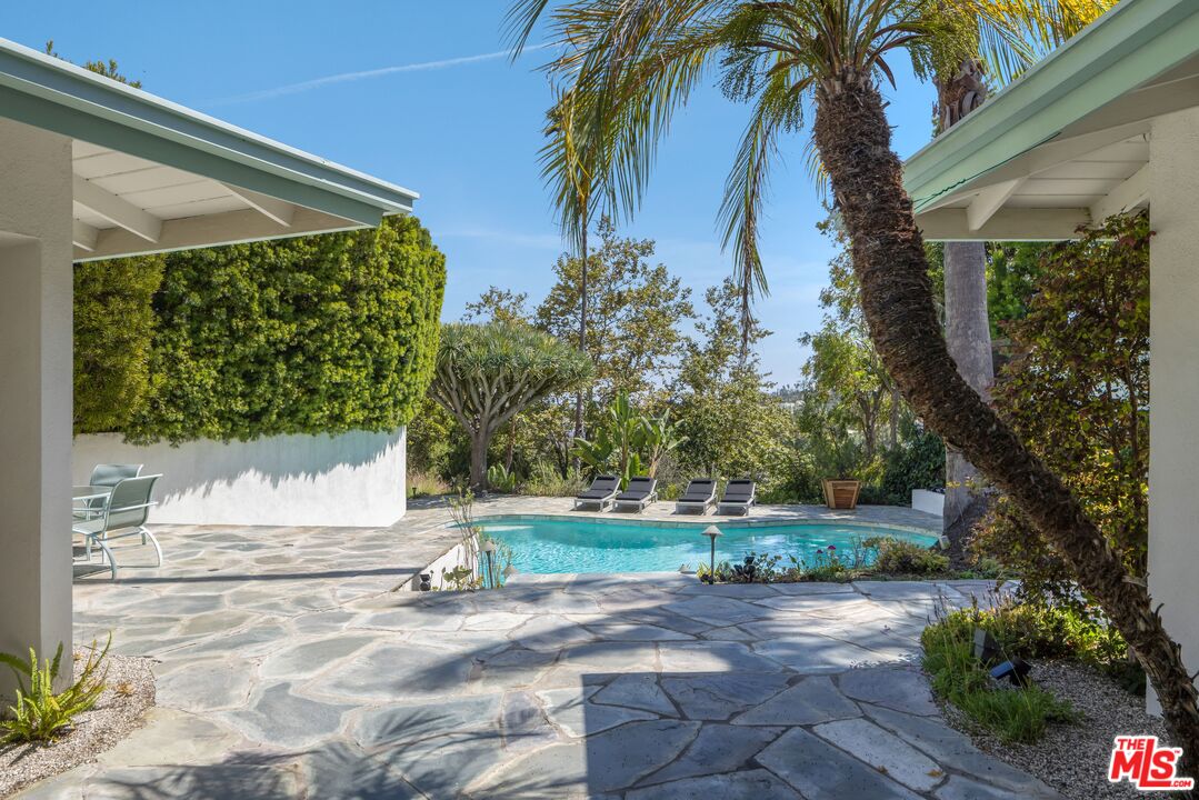 2817 Nichols Canyon Pl