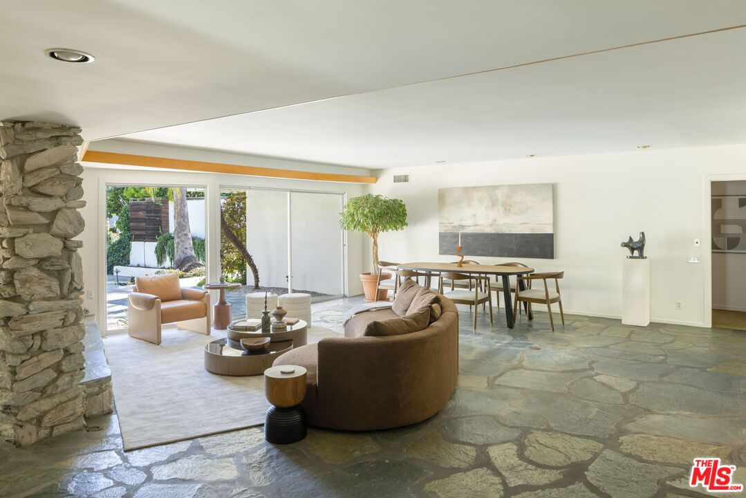 2817 Nichols Canyon Pl