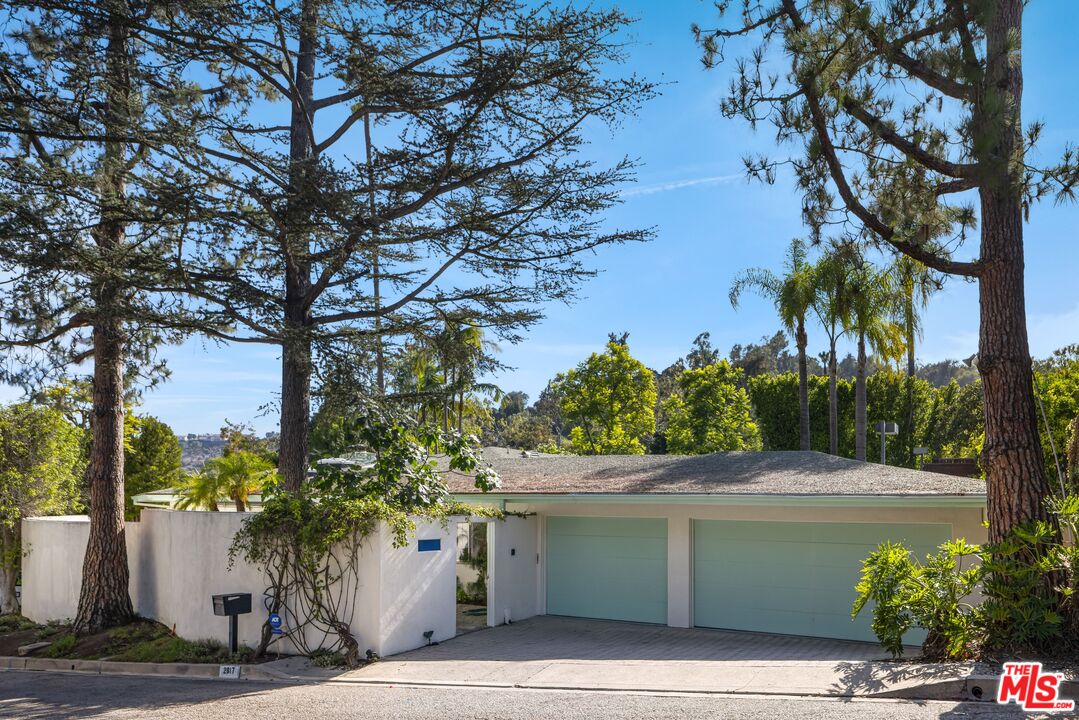 2817 Nichols Canyon Pl