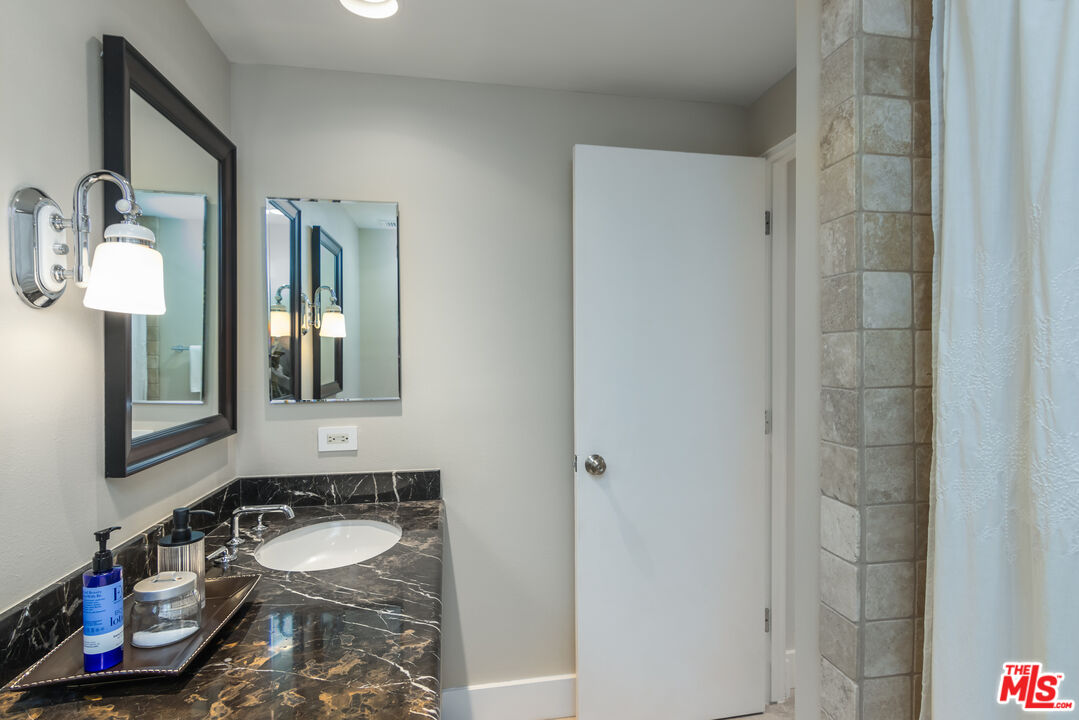 8787 Shoreham Dr Unit: 903