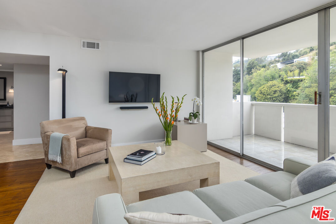 8787 Shoreham Dr Unit: 903