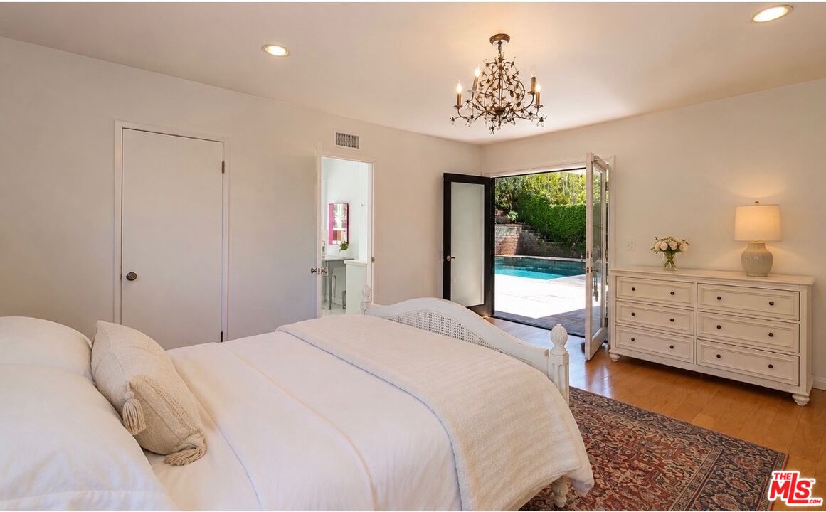 3122 Dona Susana Dr
