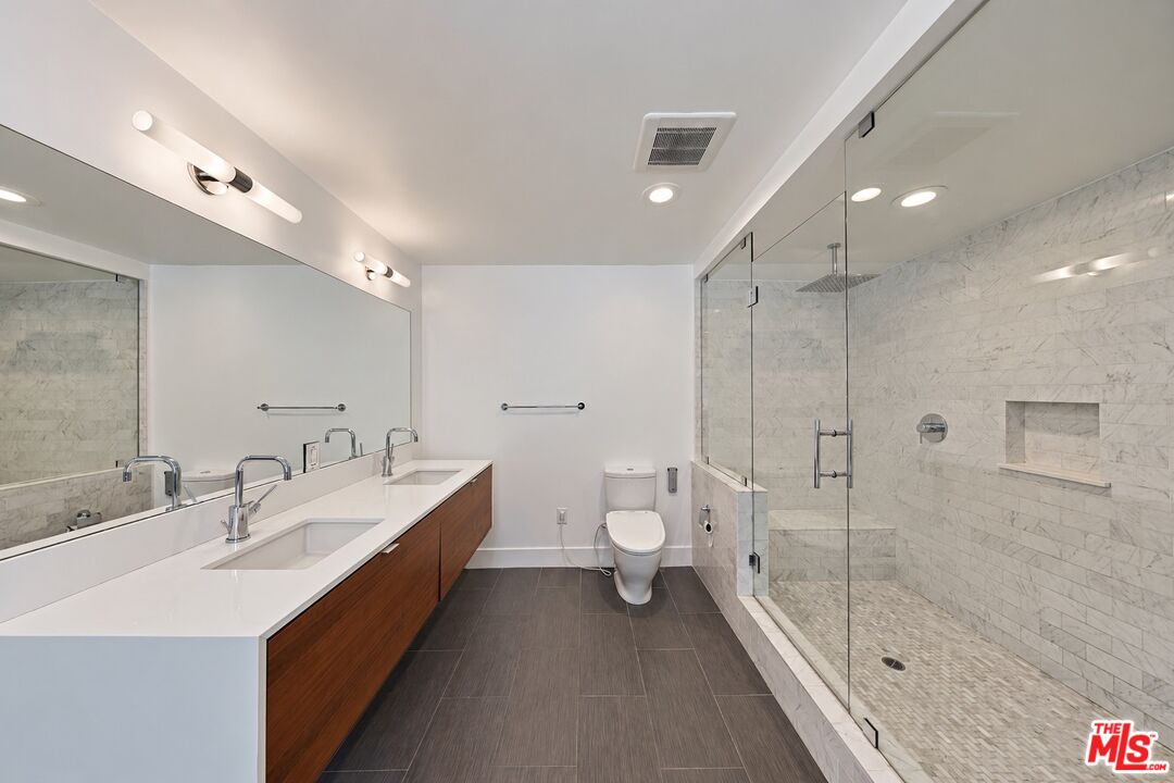 2226 Ronda Vista Dr