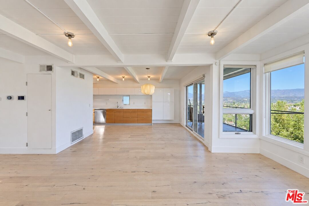 2226 Ronda Vista Dr