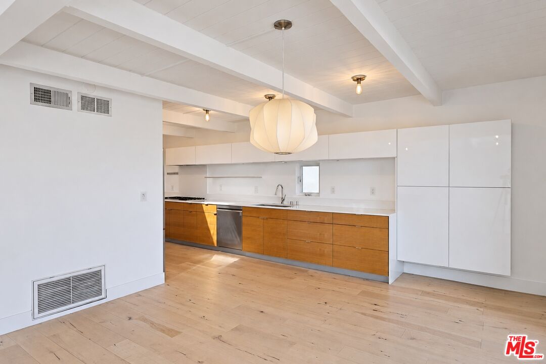2226 Ronda Vista Dr
