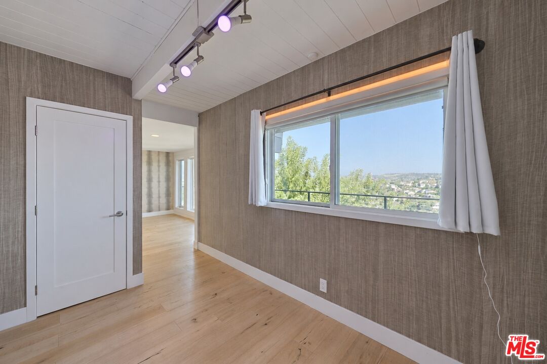 2226 Ronda Vista Dr