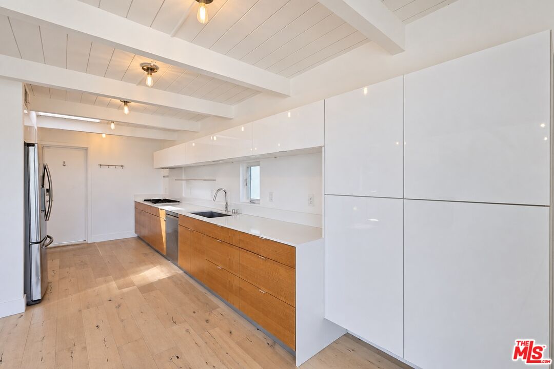 2226 Ronda Vista Dr