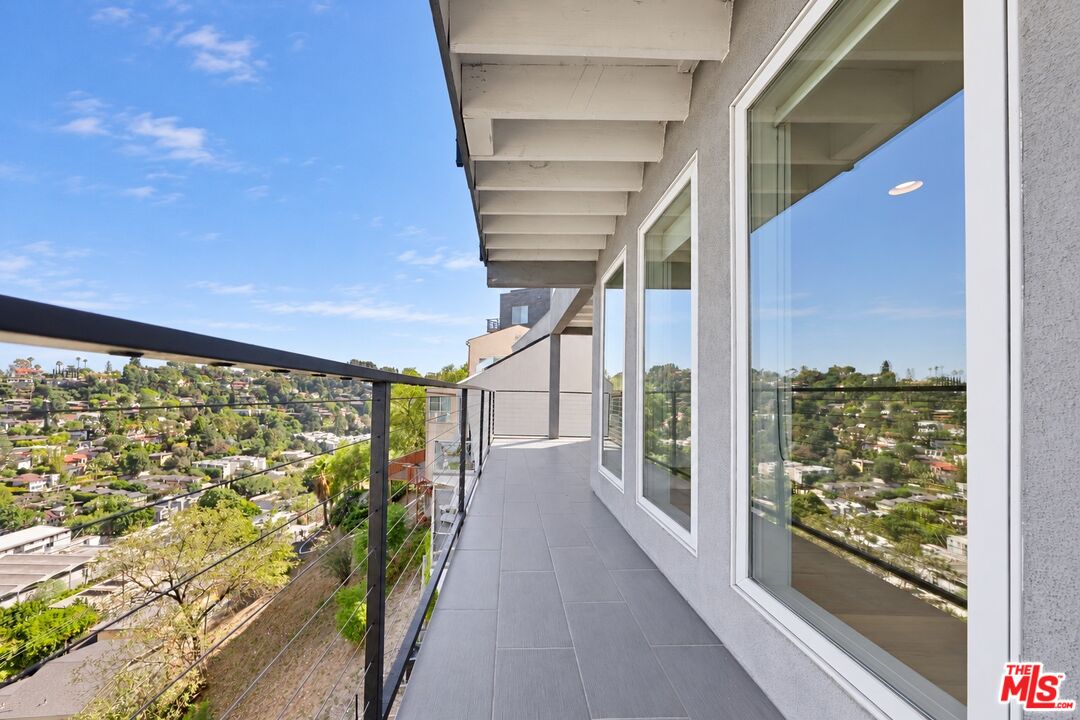 2226 Ronda Vista Dr