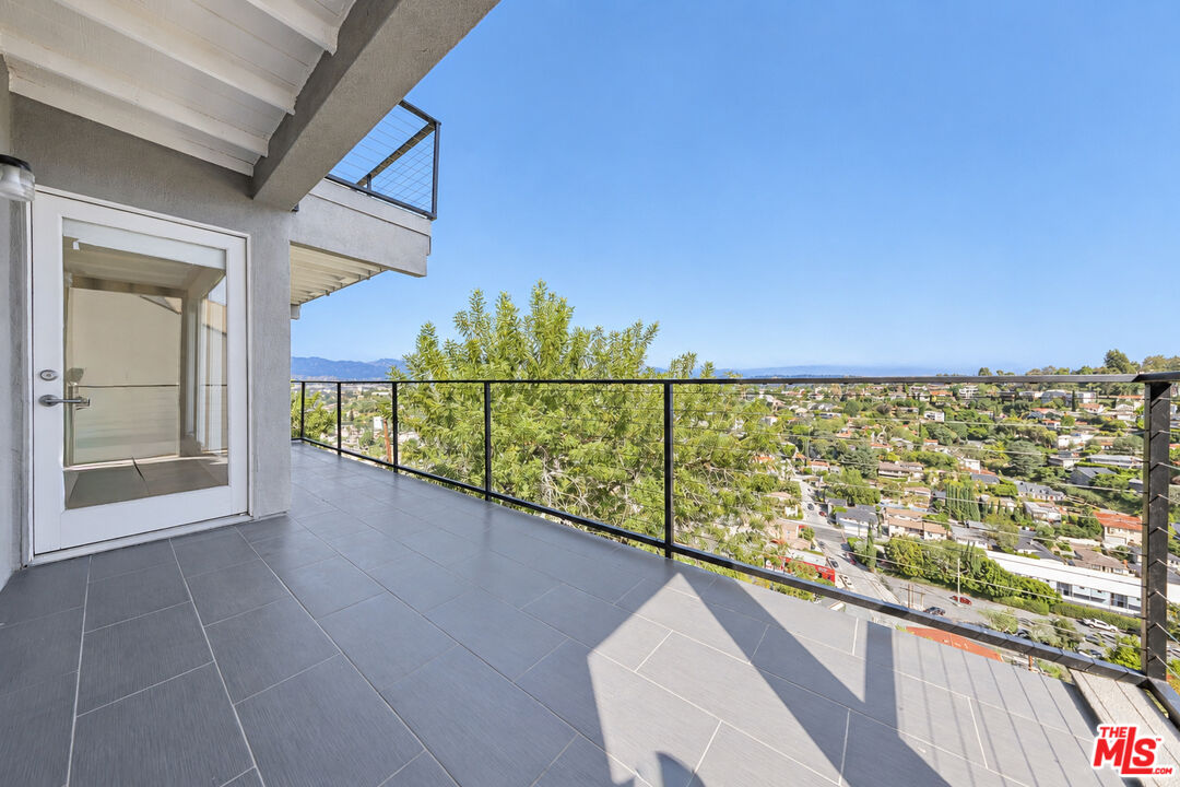 2226 Ronda Vista Dr