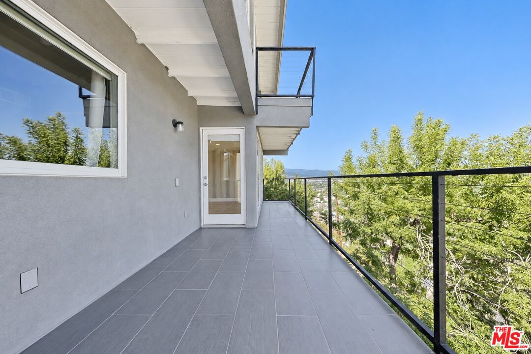 2226 Ronda Vista Dr