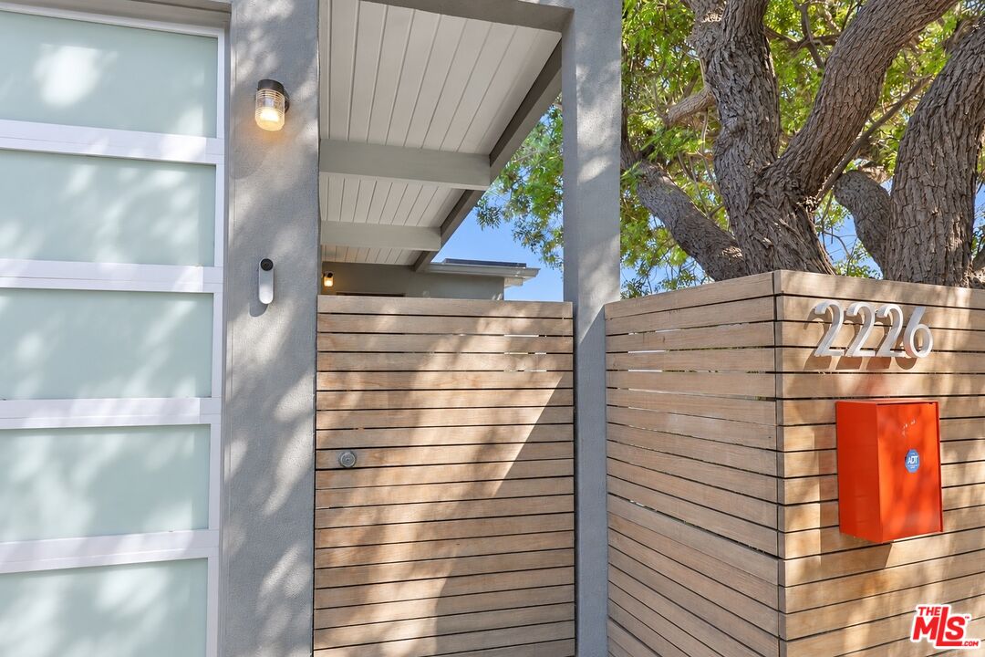 2226 Ronda Vista Dr