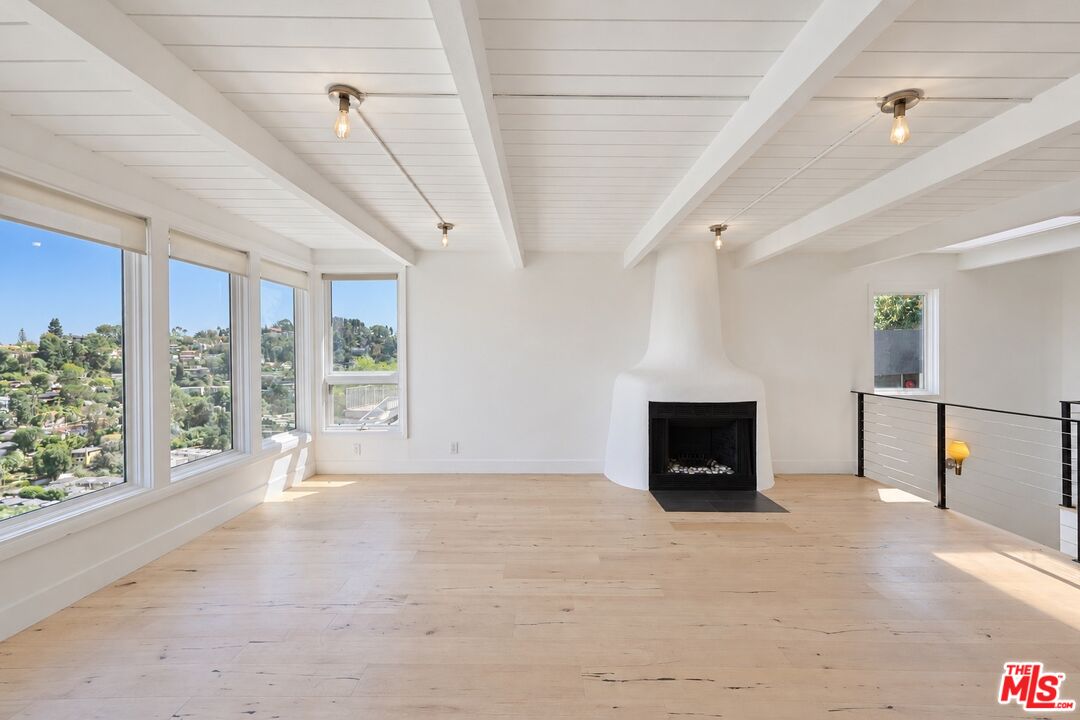 2226 Ronda Vista Dr