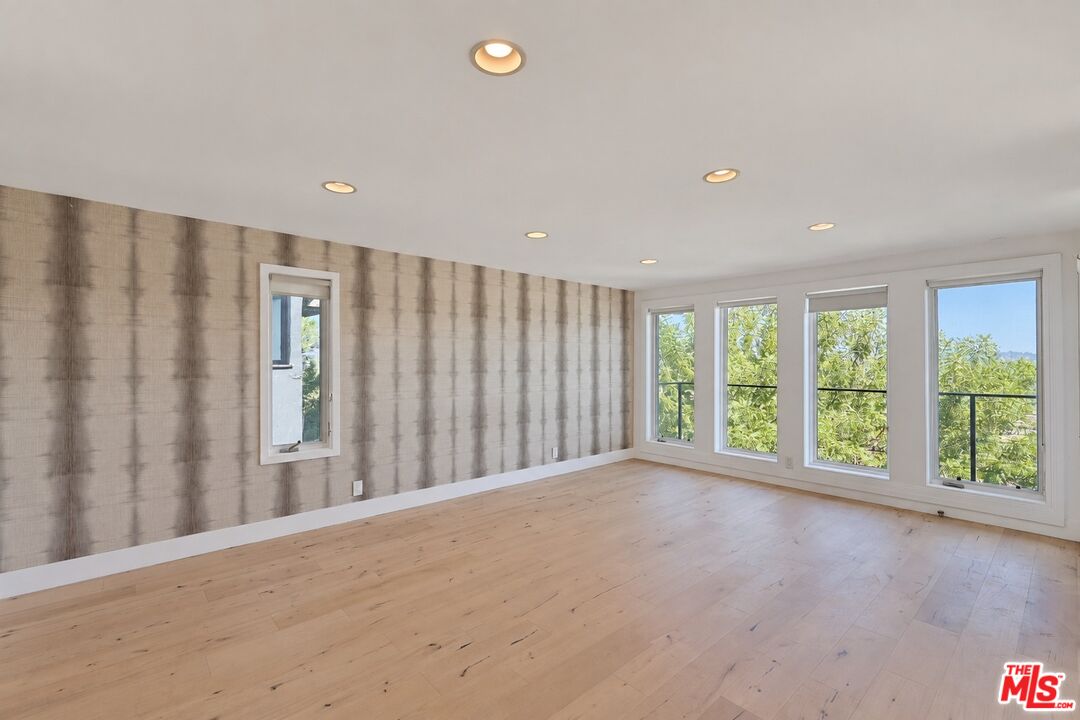 2226 Ronda Vista Dr