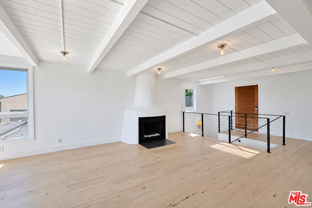 2226 Ronda Vista Dr