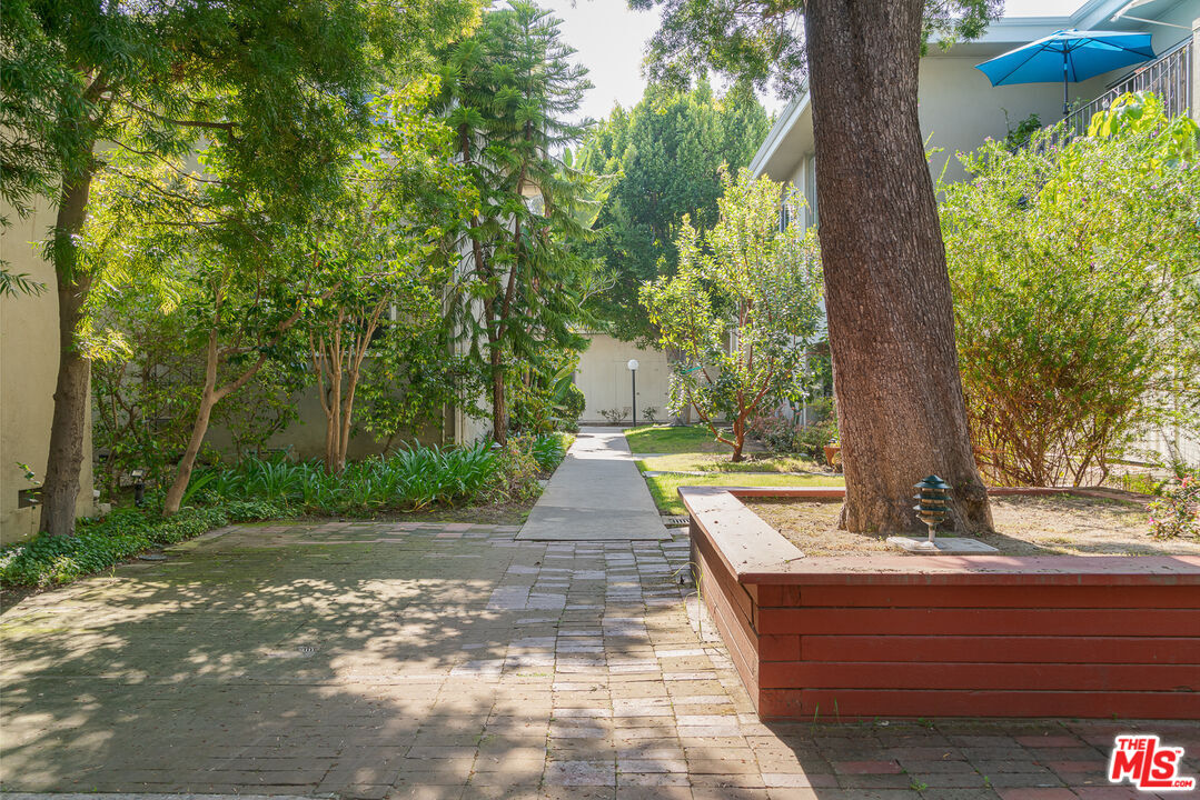 4353 Colfax Ave Unit: 34