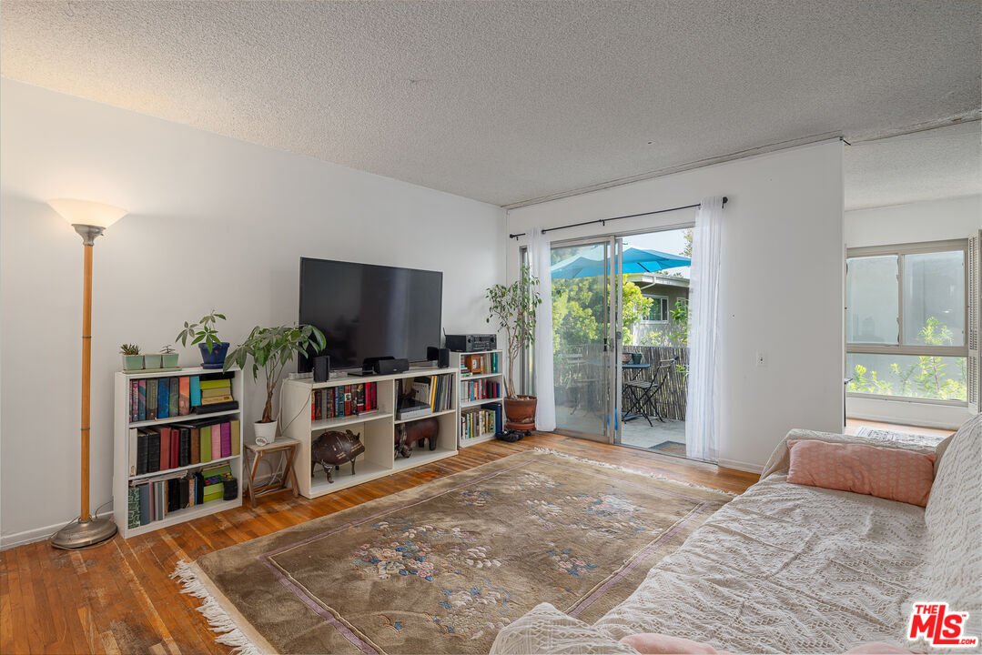 4353 Colfax Ave Unit: 34