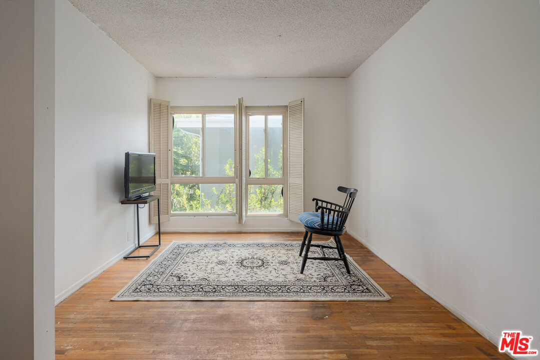 4353 Colfax Ave Unit: 34