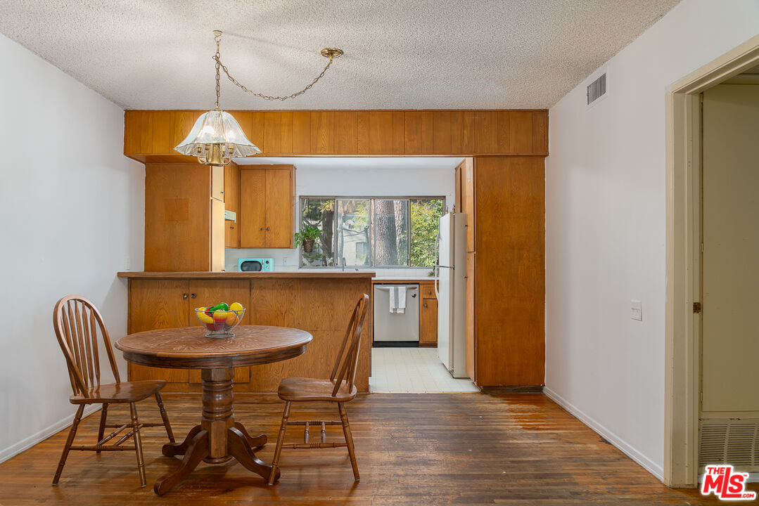 4353 Colfax Ave Unit: 34