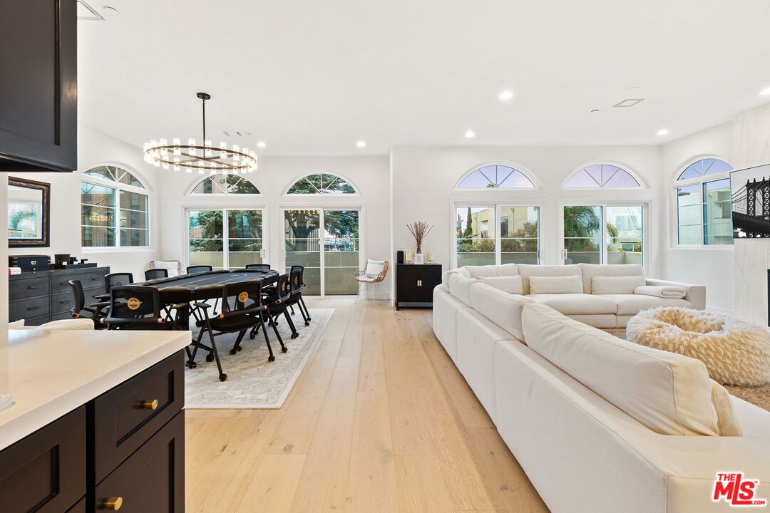 1182 Wellesley Ave Unit: 401