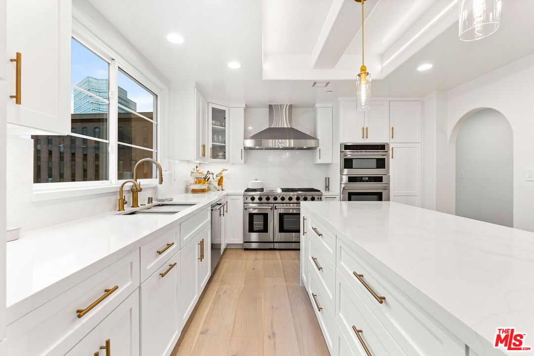 1182 Wellesley Ave Unit: 401