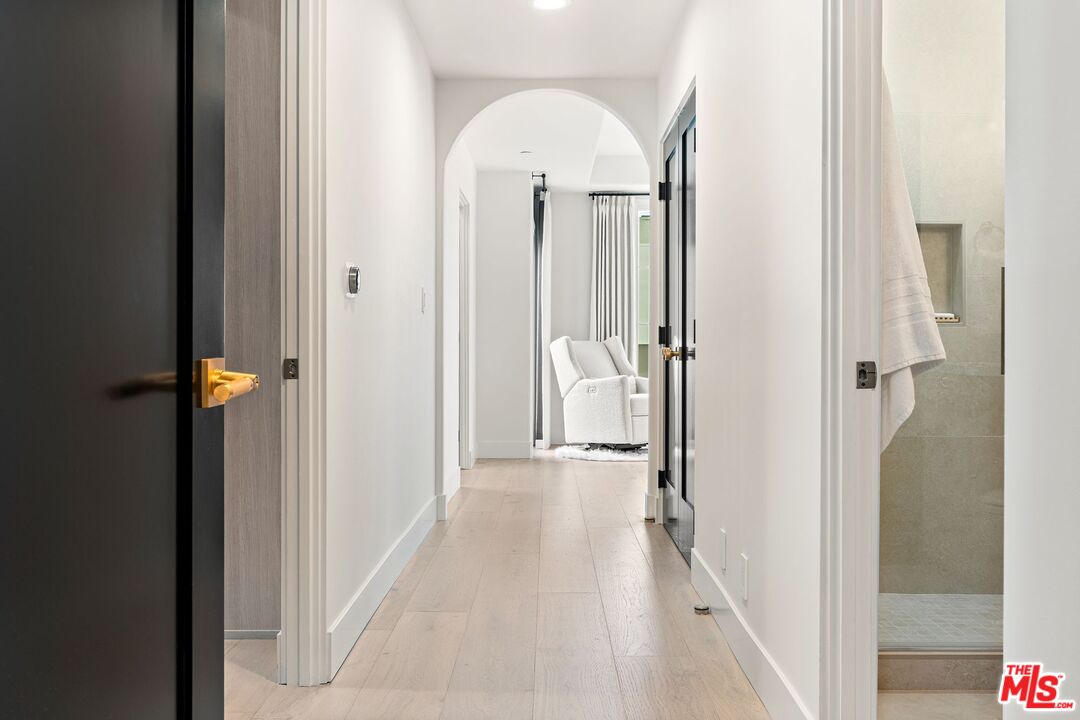1182 Wellesley Ave Unit: 401