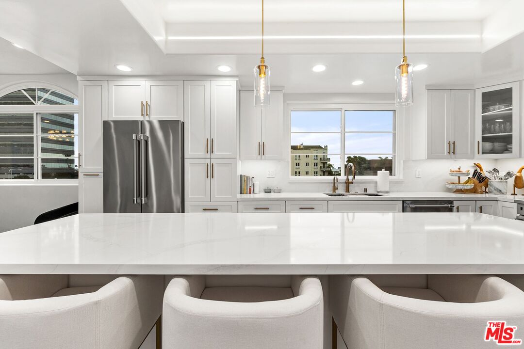 1182 Wellesley Ave Unit: 401