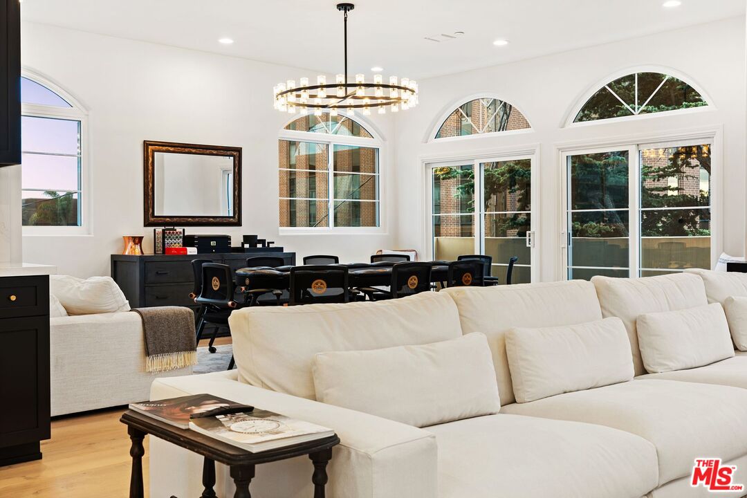 1182 Wellesley Ave Unit: 401