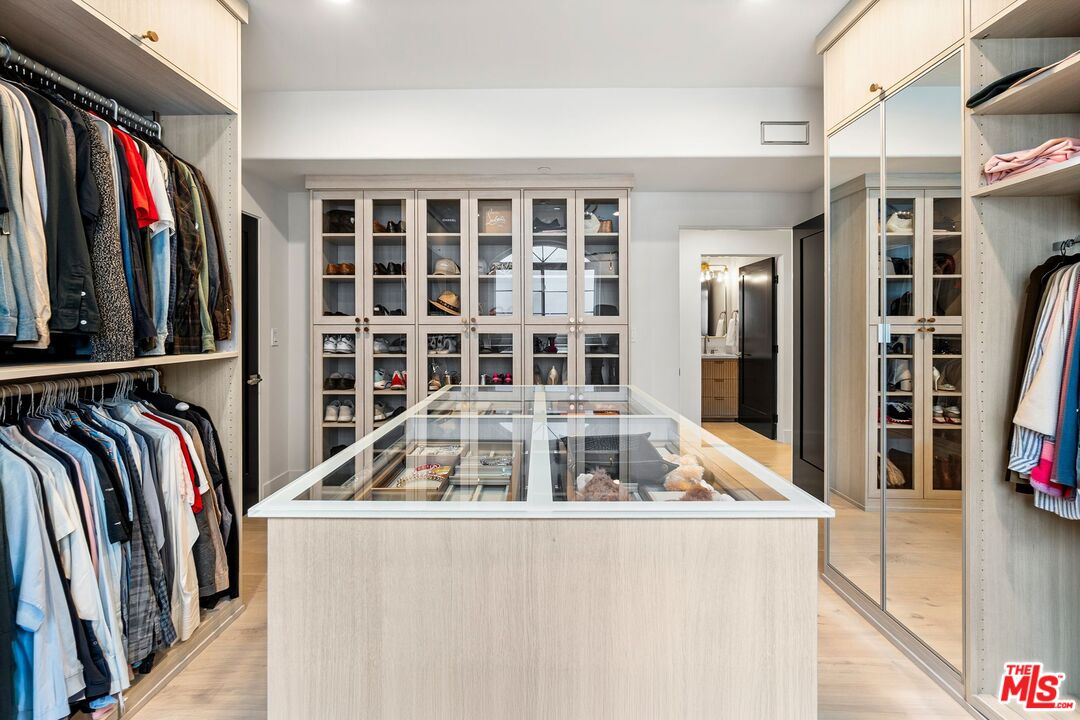 1182 Wellesley Ave Unit: 401