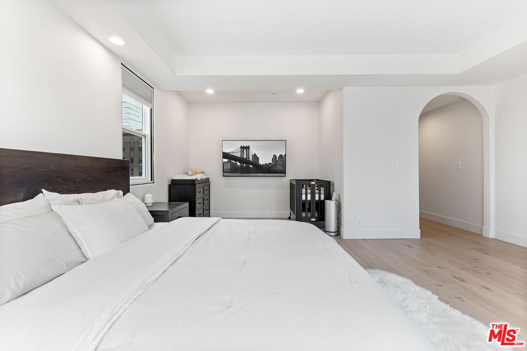 1182 Wellesley Ave Unit: 401