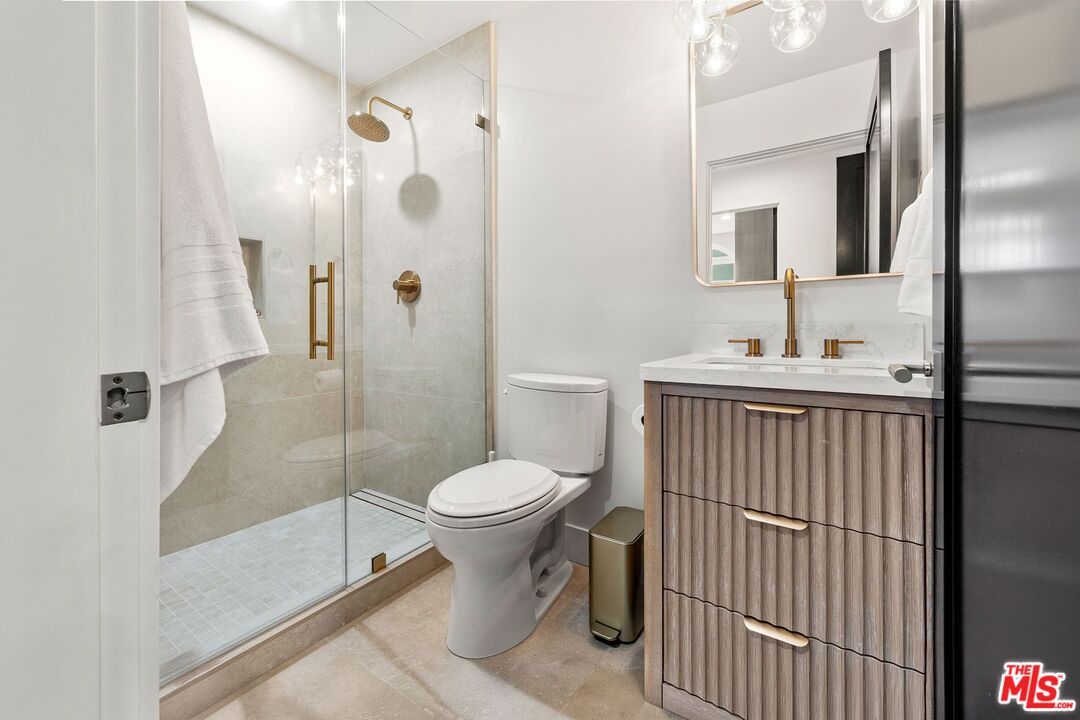1182 Wellesley Ave Unit: 401