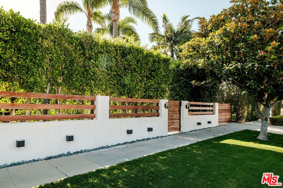 331 N Kilkea Dr